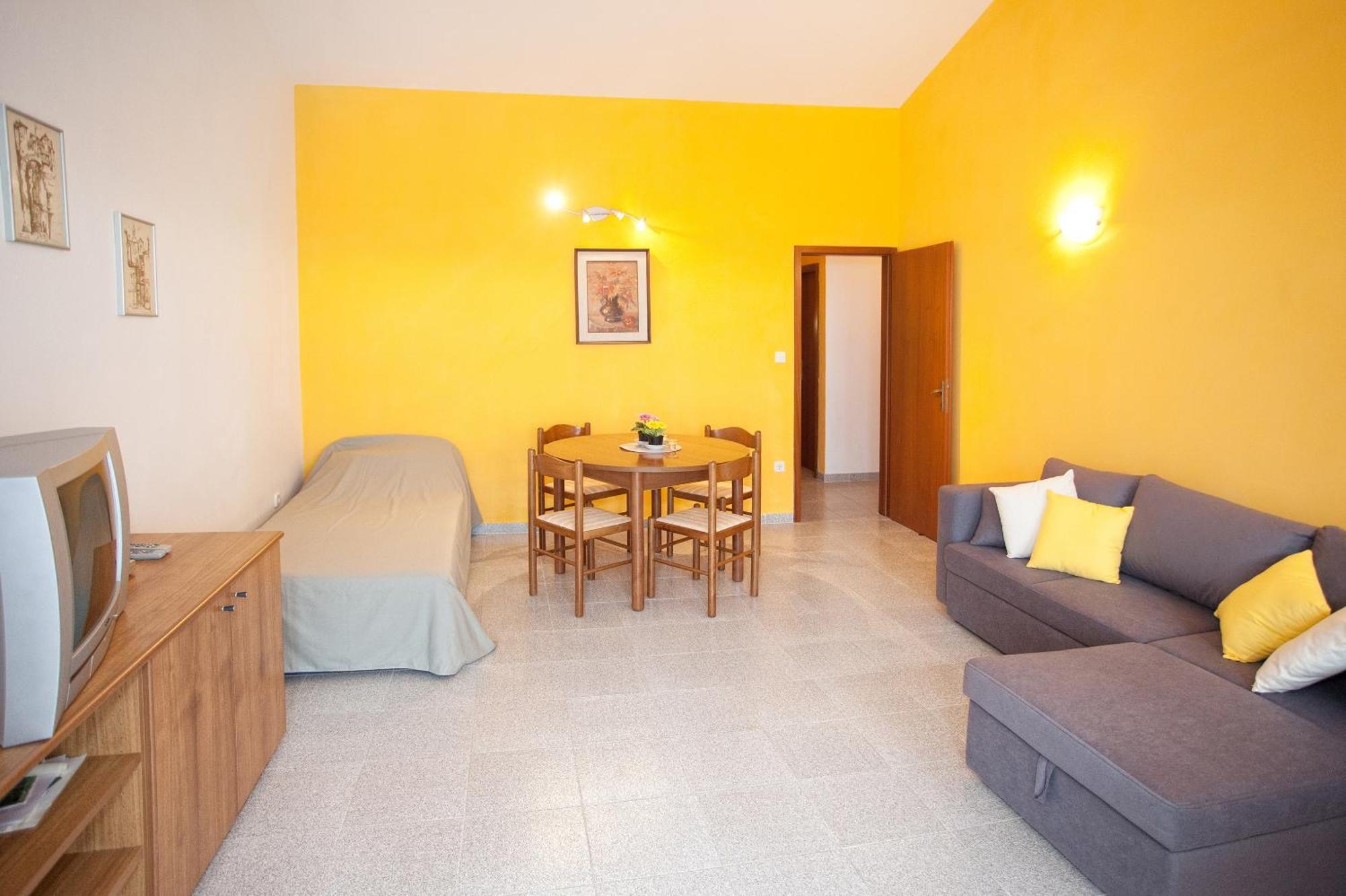 Apartments By The Sea Rastici, Ciovo - 2104 트로기르 객실 사진