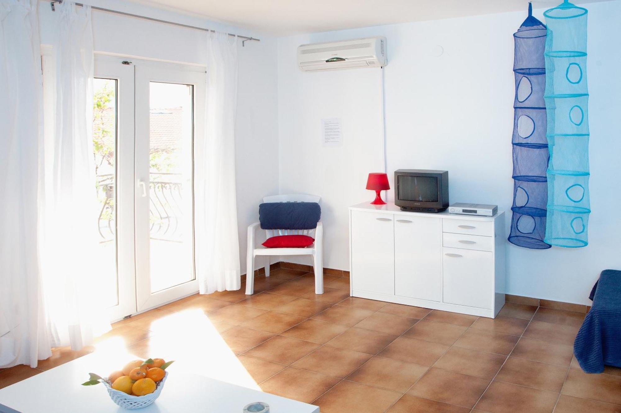 Apartments By The Sea Rastici, Ciovo - 2104 트로기르 객실 사진